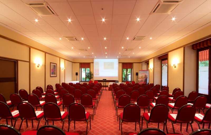 Best Western Plus Mirabeau Lausanne Salle Rosemont1.jpg