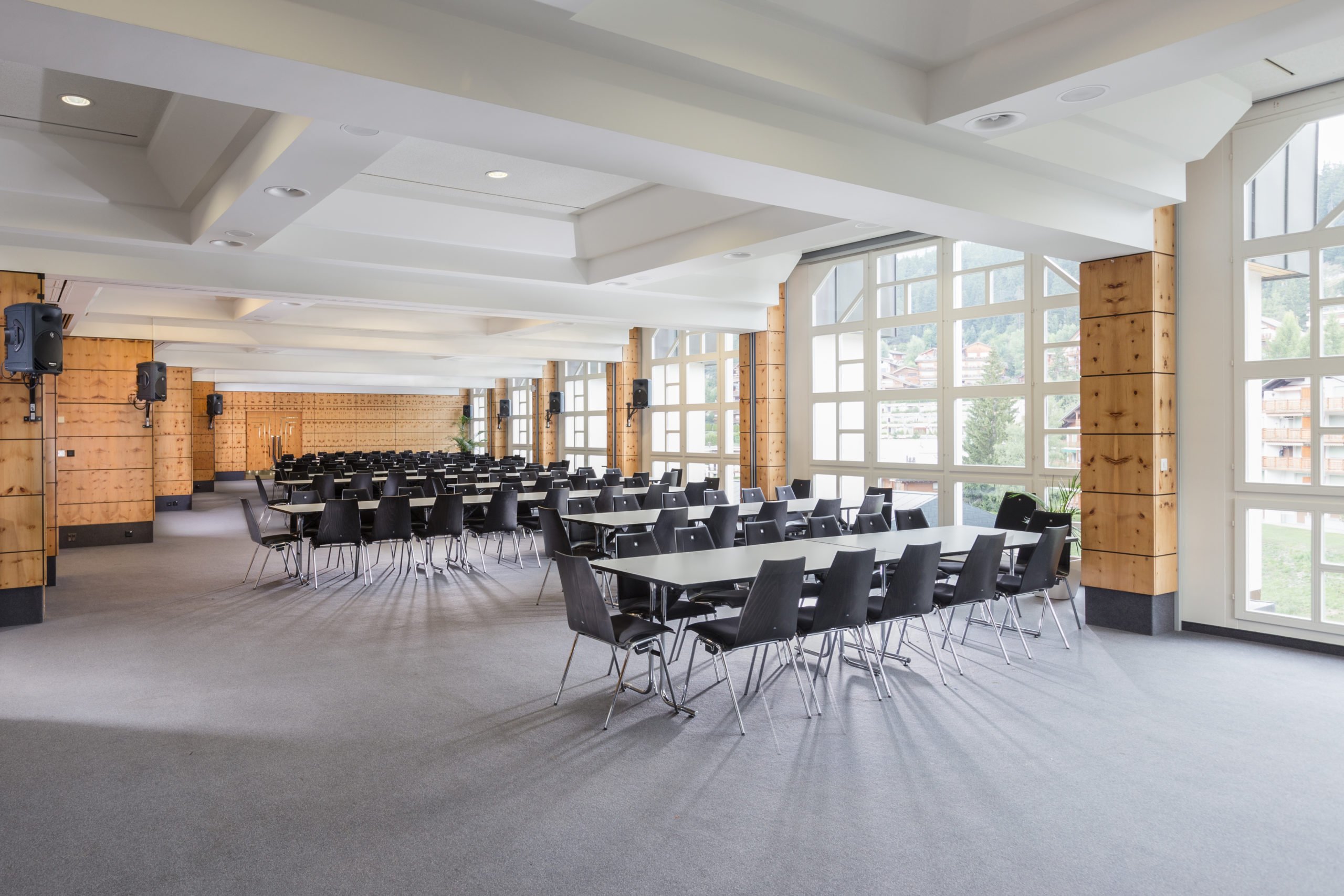 Centre De Congres Le Regent Crans Montana Salle 2 Cafet.jpg