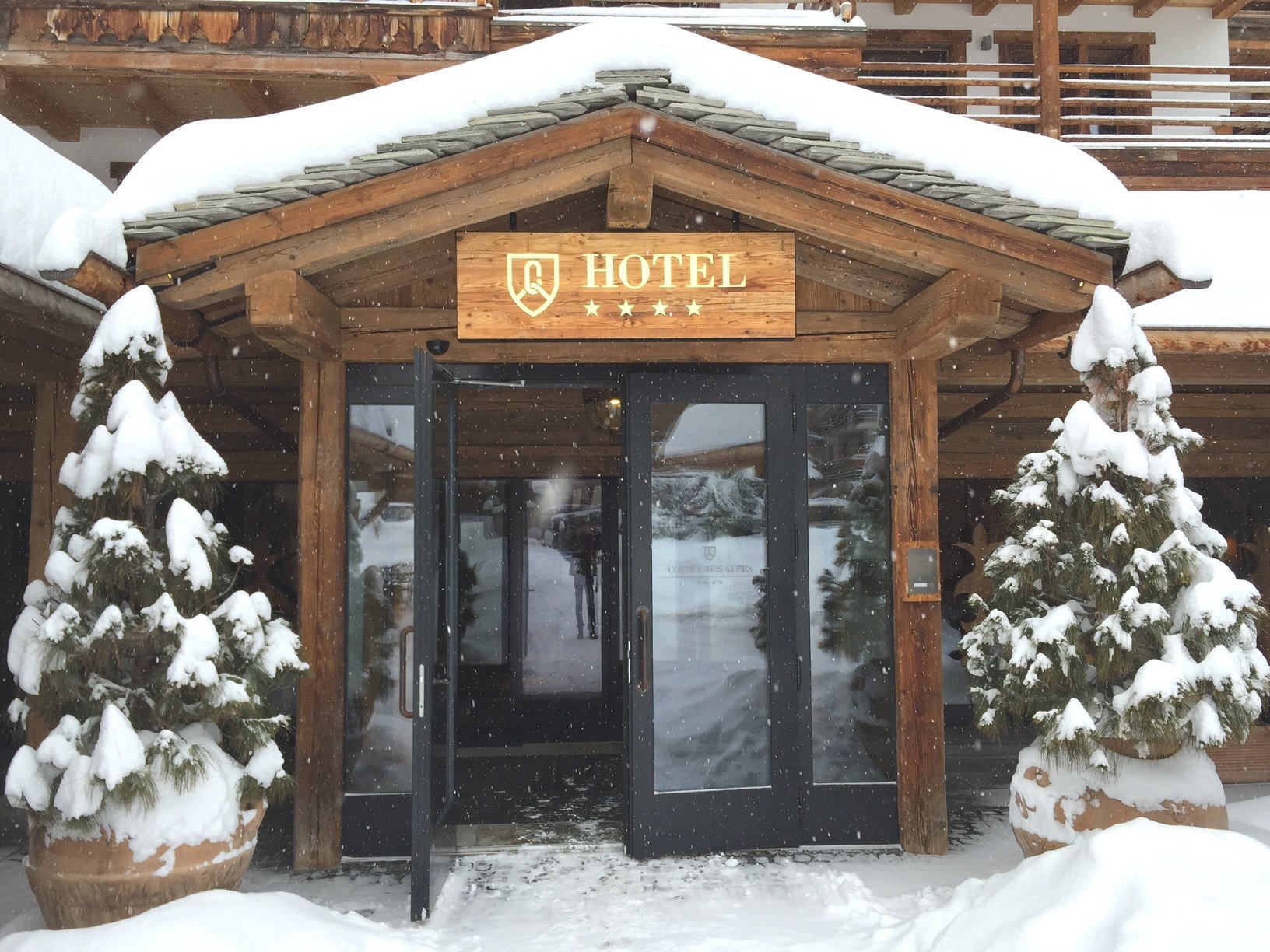 Entree Cordee Neige Verbier.jpg