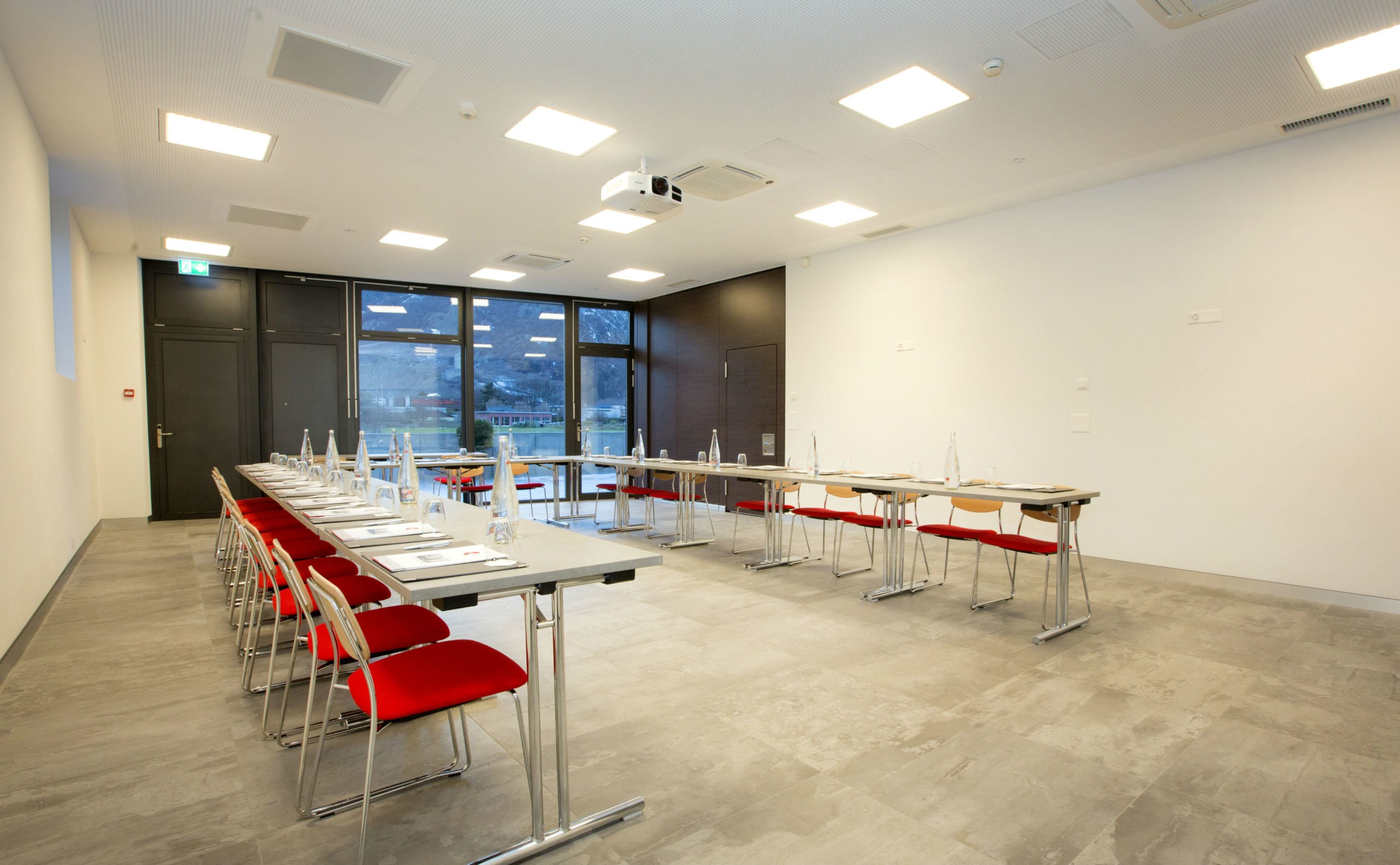 Martigny Boutique Hotel Salle De Seminaire Ret.jpg