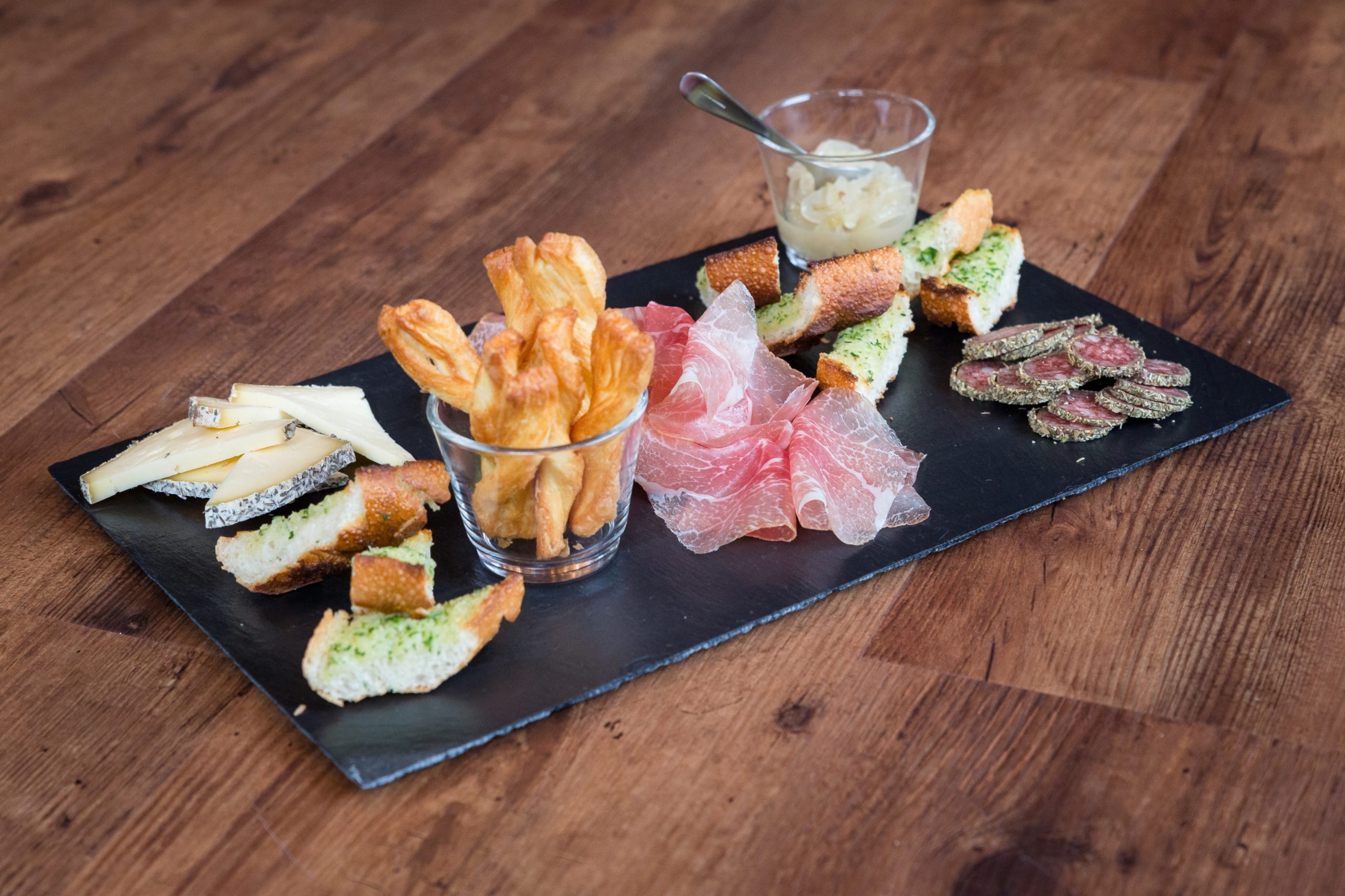 Epitaf Etagniere Aperitif.jpg