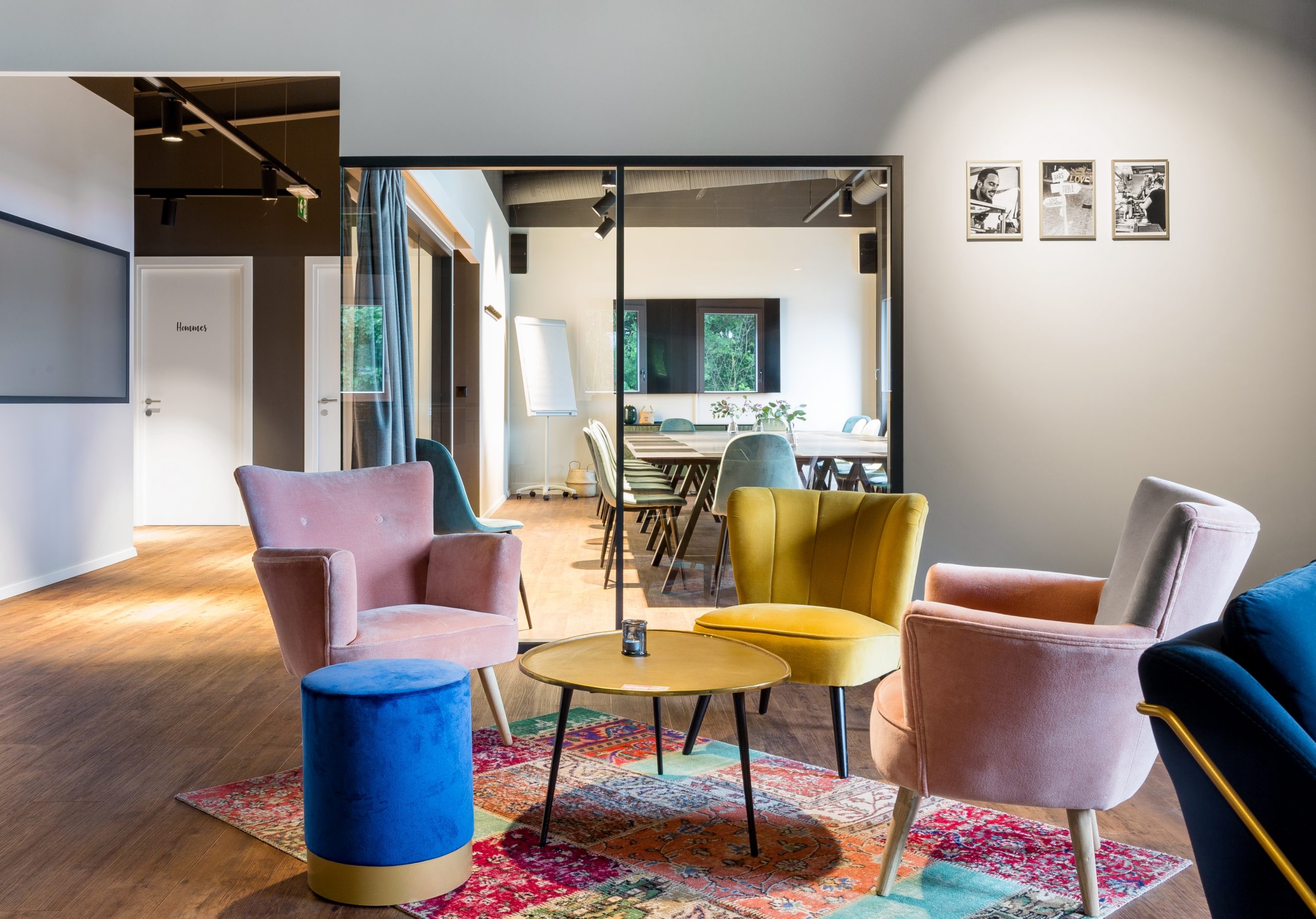 Epitaf Etagniere Lounge.jpg
