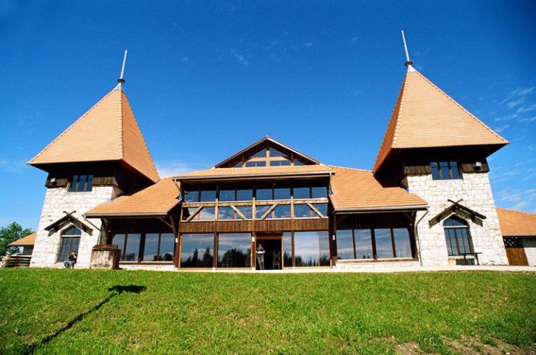 Halle Du Marche Concours 1 768x509