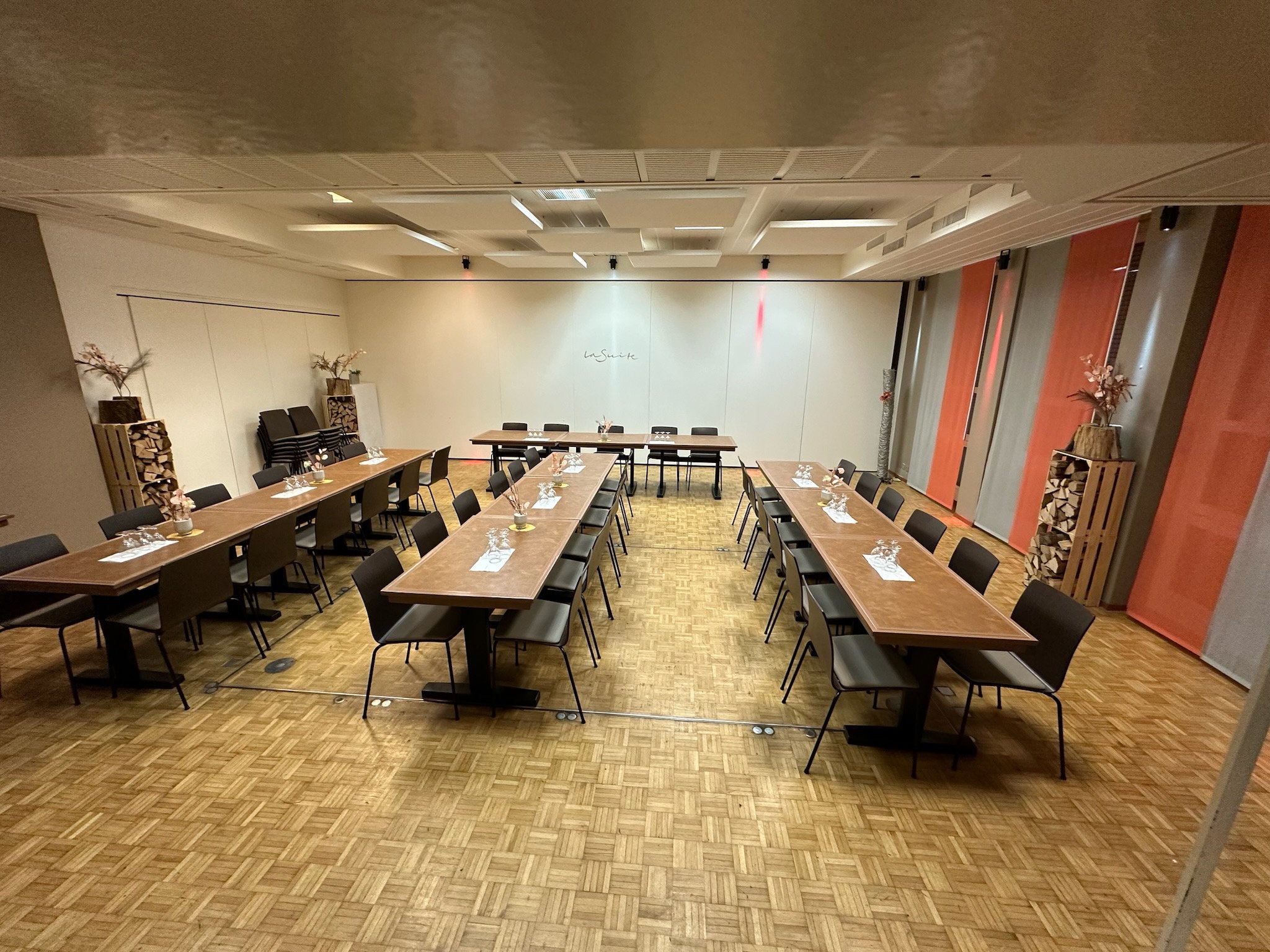 Salle De Meeting A Payerne La Suite.jpg