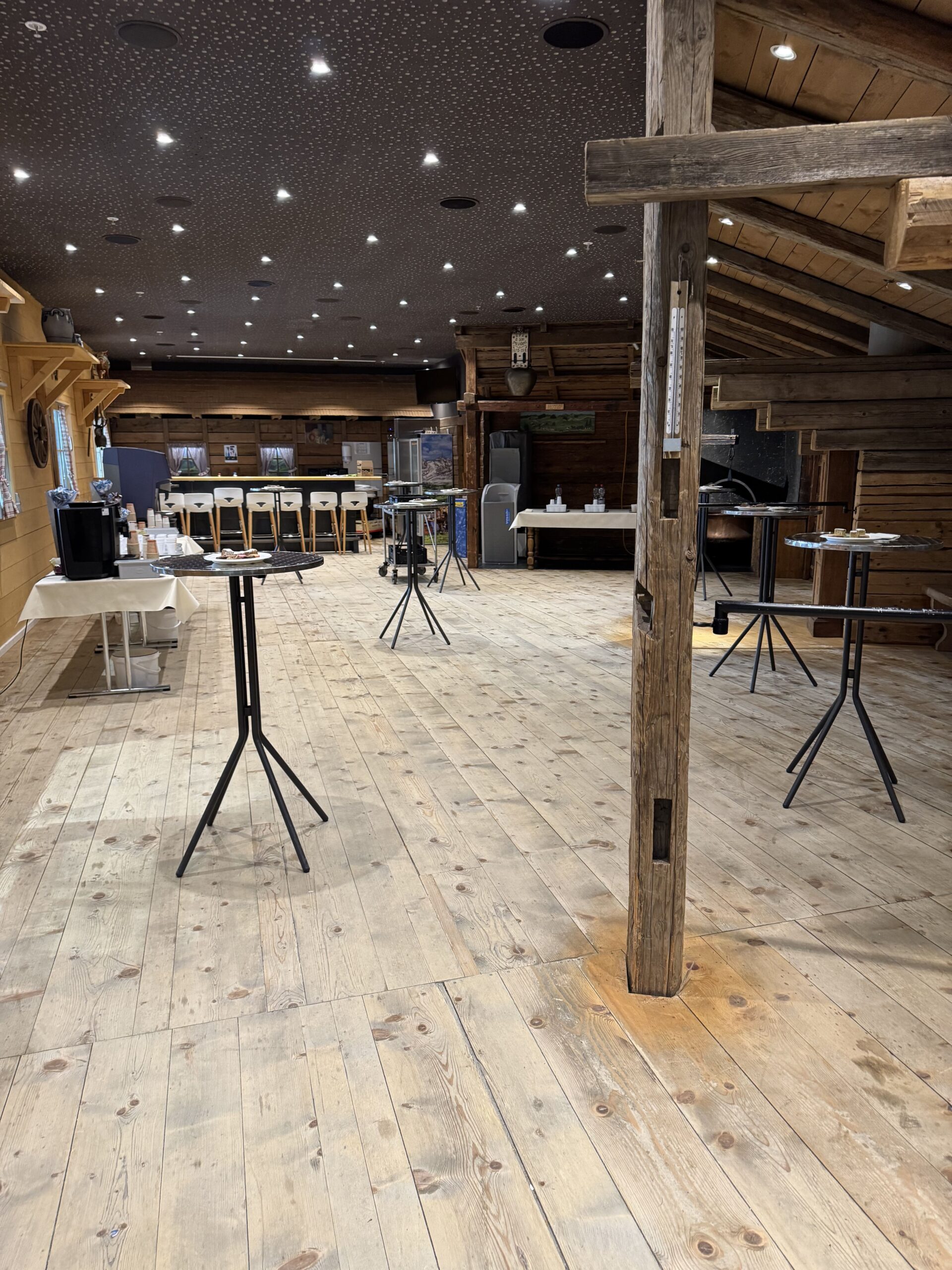 Forum Fribourg Chalet Bar Debout