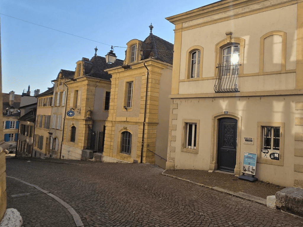 Salle à Louer Neuchâtel English In Context