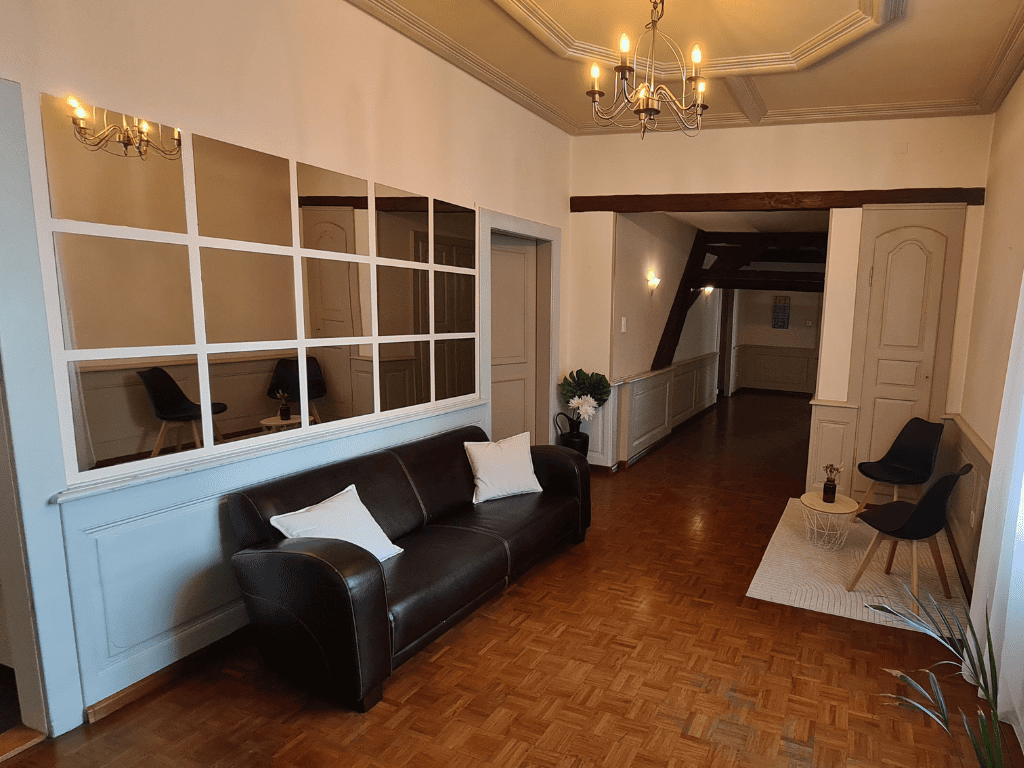 Salle à Louer Neuchatel English In Context