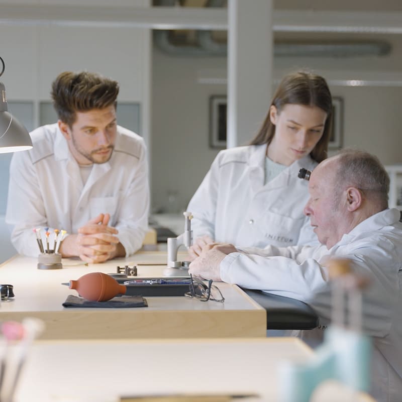 Initium Noirmont Cours Horlogerie En Groupe