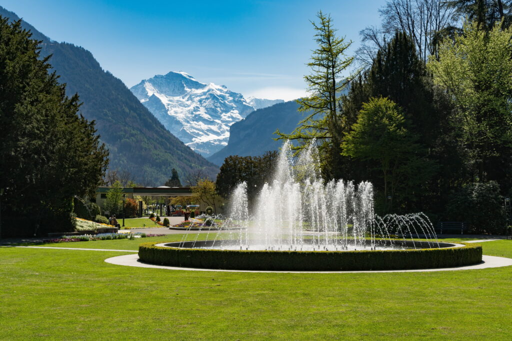 Cki Park Brunnen Mit Blick Jungfrau Copyright@congress Kursaal Interlaken Ag